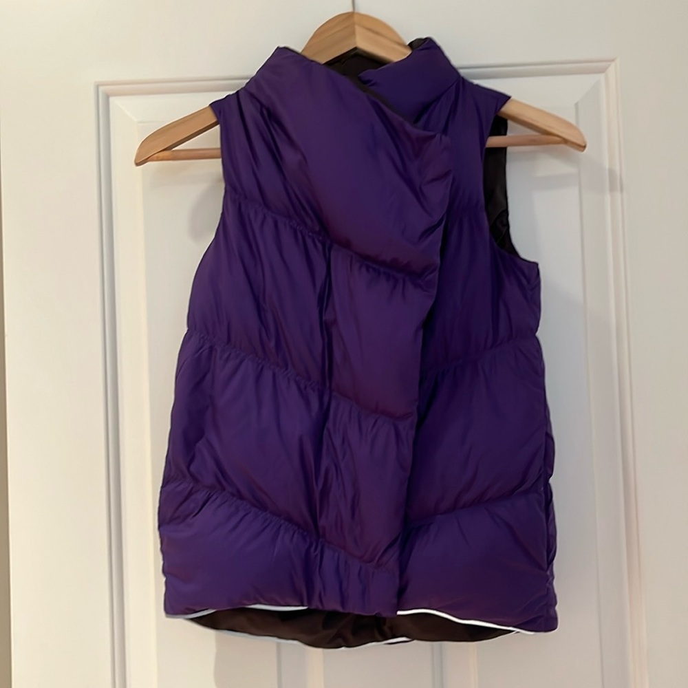Ivivva Vest and coordinating Pom Pom Hat, and Mittens